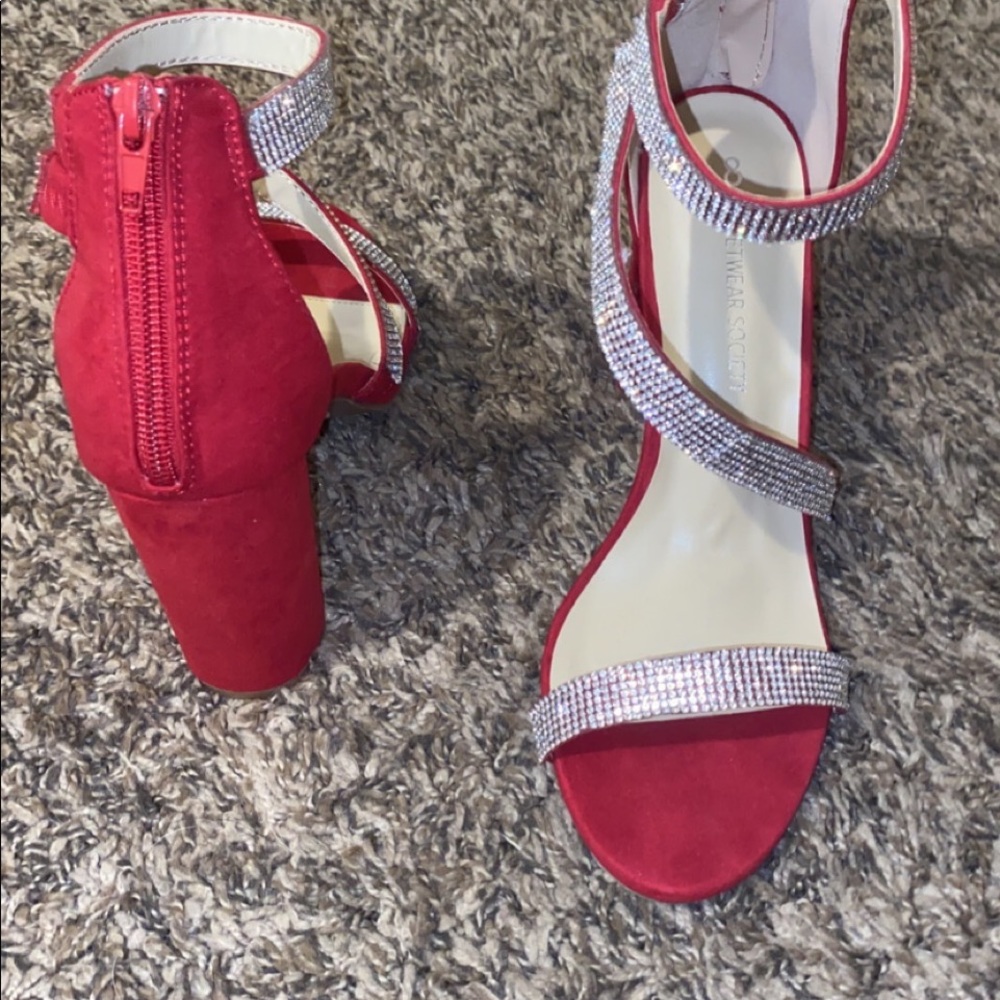 Heels - Picture 2 of 3